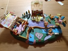 Le Village Des Polly Pocket