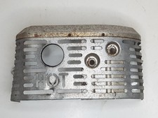 grille d echappement de moteur