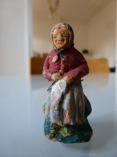 Ancien santon femme qui - ancien,