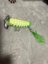 Leurre dur Capitain Soft Smith jaune vert avec cuillère