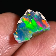 Black opal rough , Noir opal