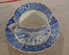 TASSE A CAFE ET SS  ANCIENNE