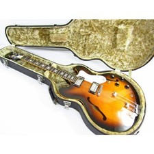 Guitare semi-acoustique