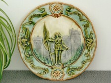 ANCIENNE ASSIETTE EN BARBOTINE