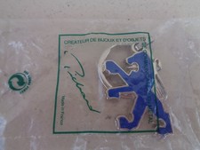 PORTE CLES LOGO PEUGEOT BLEU METAL EMAILLE - PICHARD SAUMUR