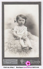 ENFANT FILLETTE BÉBÉ SUR UNE COUVERTURE EN LAINE, CDV EUGÈNE à VILLEFRANCHE -B44