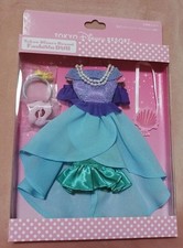 Ensemble de robe de poupée
