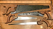 outils anciens,old tools, vieux outils,beau lot de 4 scies de menuisier...