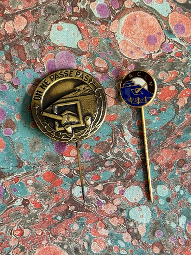 Insignes broches défenseurs - insignes,