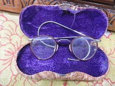 ancienne paire de lunettes