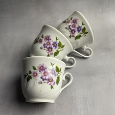Trio de tasse en porcelaine de
