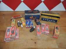 LOT BOUGIES ANCIENNE BOITE EYQUEM AC MARCHAL NGK DECO GARAGE COLLECTION