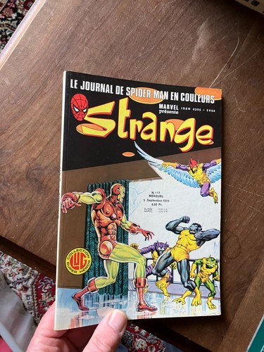 Petit format comics - comics, strange