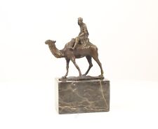 Sculpture Chameau et Cavalier Style Arabic bronze sur un marbre d'après Carvin