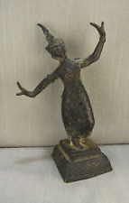 Belle statue Khmer Apsara en
