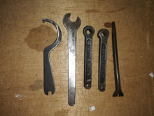 LOT DE 5 PETITS OUTILS DIVERS