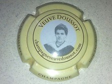 Capsule de Champagne VEUVE DOUSSOT petit portrait (8. crème)