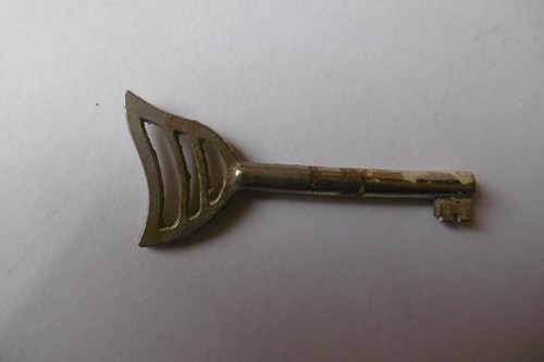 Clé clef ancienne creuse - clef,