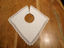 Linge ancien Bavoir en  coton blanc avec dentelle