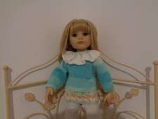 vêtement pull à col pierrot