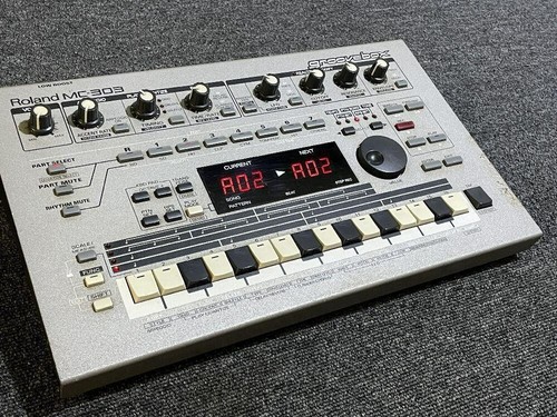 Roland mc303 sequencer dance - roland,
