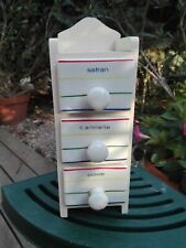 PETITE ARMOIRE À ÉPICES