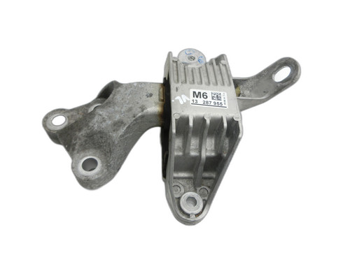 Fixation moteur les roulements