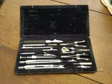 Ancienne boîte de compas KERN