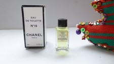 ANCIENNE & RARE miniature N° 19 EAU de TOILETTE  de CHANEL pleine + boite