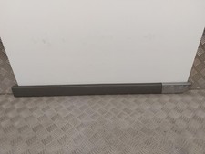 Baguette de porte avant droite