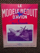 LE MODELE REDUIT D'AVION AVEC
