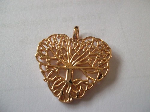 Pendentif forme coeur arbre - , de