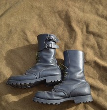 Paire Rangers Armée Française Pointure 42 daté de 1991 Légion Etrangere Chasse