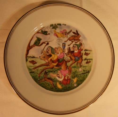 Assiette unique signée