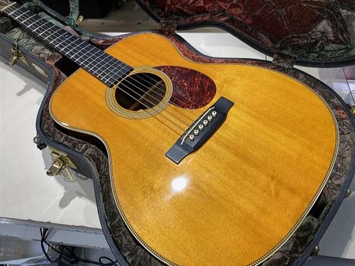 Martin 28v acoustic guitar - martin, om-28v