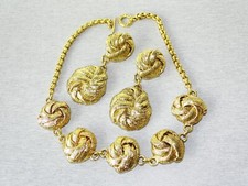 COLLIER ET BOUCLES D'OREILLES