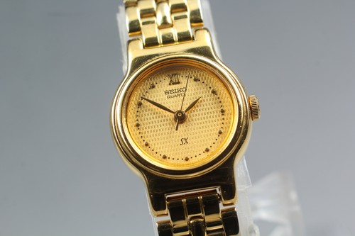 Montre vintage quartz pour - à,