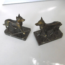 serre livres chiens en regule