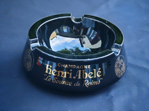 Ancien cendrier publicitaire