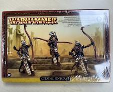 Warhammer Fantasy  The Old World  Tomb Kings Ushabti with Great Bows Finecast