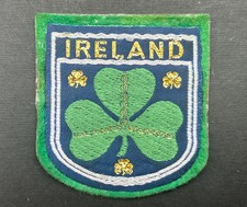 ECUSSON Patch IRELAND Brodé Blason Trèfle Vert & Doré 6,5cm Vintage Irlande Rare