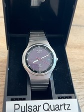 Montre Vintage Pulsar 2001 Solaire avec sa boîte d’origine