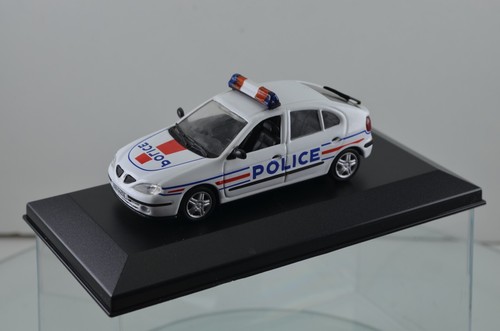 Renault megane phase police - 2,