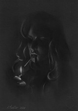 magnifique femme au briquet