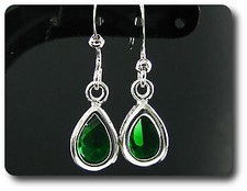 BOUCLES D'OREILLE EMERAUDE 2x7