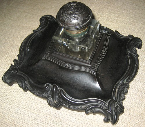 Ancien encrier noir gutta - encrier,