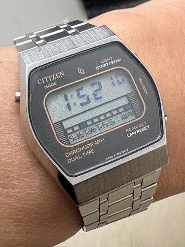 Montre quartz numérique - à,