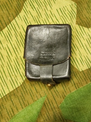 Rare cartouchière simple