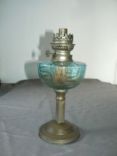 ANCIENNE LAMPE A PETROLE VERRE
