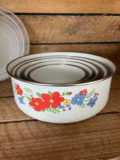 Ensemble de 5 récipients (bols à mélanger) gigogne en tôle émaillée vintage